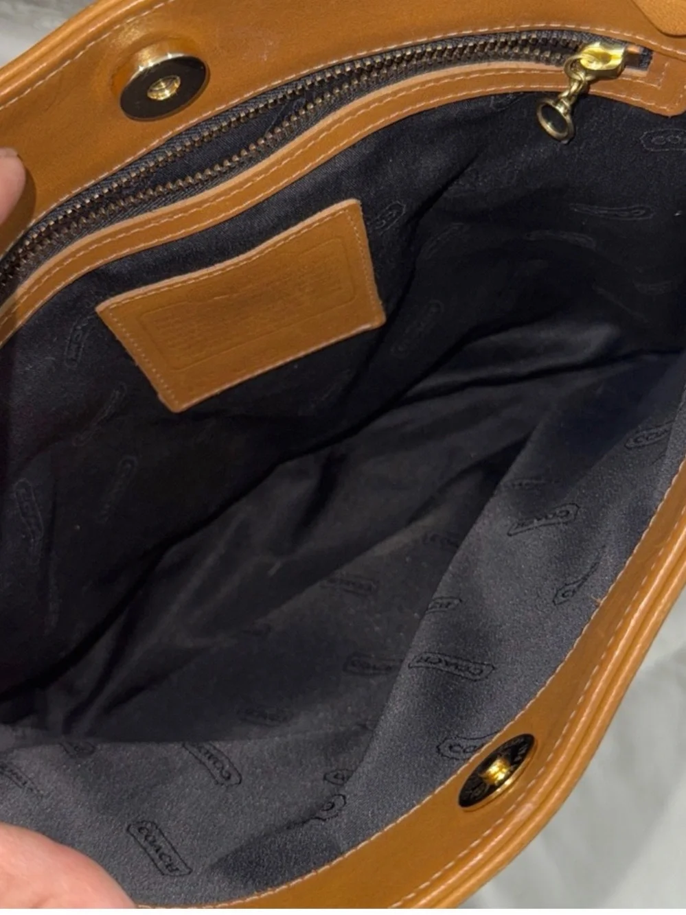 VTG rare Coach Leather Bucket Shoulder Bag - Tan